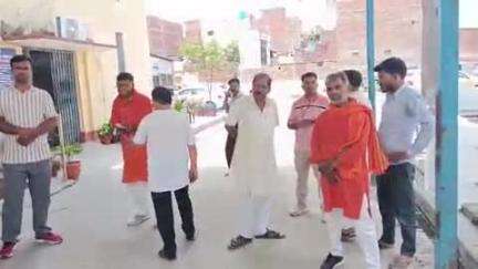 रुद्रपुर: लवजिहाद का खुलासा करने पर योगी सेना के पदाधिकारियों ने कोतवाली पहुंचकर पुलिस का किया सम्मान