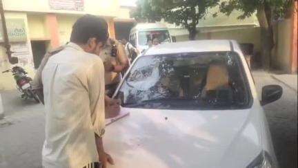 धनौरा: गजरौला हाईवे पर गांव झनकपुरी के पास कार सवार बदमाशों ने युवक की कार रोककर मारी गोली, हालत गंभीर