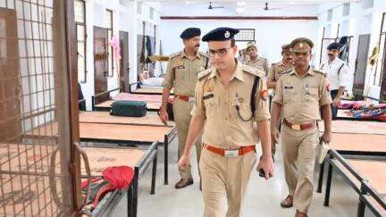 सहारनपुर: पुलिस लाइन में वरिष्ठ पुलिस अधीक्षक ने सीधी भर्ती उत्तर प्रदेश पुलिस 2023 के अंतर्गत किया निरीक्षण