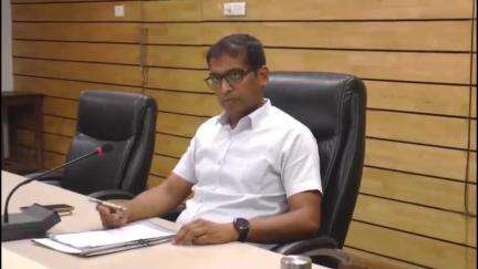 इंदौर: कलेक्टर कार्यालय में सहकारिता समिति की बैठक, कलेक्टर आशीष सिंह ने कहा- जिले में बनेंगी 10 नई समितियां