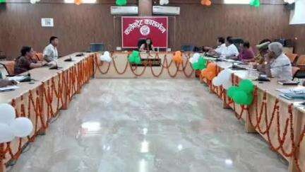 कासगंज: कलेक्ट्रेट पर डीएम की अध्यक्षता में सड़क सुरक्षा समिति की बैठक आयोजित, जारी किए गए दिशा निर्देश