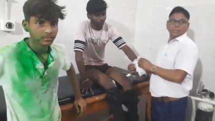 मुरैना नगर: विक्रम नगर के पास दो बाइकों की टक्कर में दो नाबालिग चचेरे भाई घायल, ज़िला अस्पताल में भर्ती