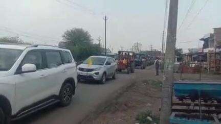 सिलवानी: बम्होरी में राष्ट्रीय किसान मजदूर महासंघ के स्थापना दिवस पर किसानों ने ट्रैक्टर रैली निकाली, 27 मांगों का ज्ञापन सौंपा