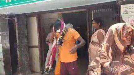 गोपालगंज: भगवानपुर गांव में केला तोड़ने के विवाद में युवती समेत दो की पिटाई, अस्पताल में भर्ती, हालत गंभीर