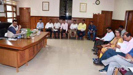 सोलन: DC कार्यालय सोलन में ज़िला स्तरीय सतर्कता समिति की समीक्षा बैठक आयोजित, DC सोलन मनमोहन शर्मा ने की अध्यक्षता
