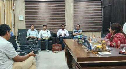 पौड़ी: श्रीनगर गढ़वाल में बनेगा पहाड़ का पहला ड्रेनेज मास्टर प्लान, मेयर की अगुवाई में हुई हाई लेवल बैठक