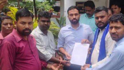 भगवानपुर: हसनपुर मदनपुर गांव के ग्रामीणों ने एसडीएम भगवानपुर को ज्ञापन दिया, महापुरुषों को अपमानित करने का लगाया आरोप