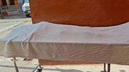 शाहबाद: दाउदनगर के पास तेज रफ्तार बाइक सवार बिजली के खंभे से टकराया, दर्दनाक मौत
