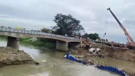 দাসপুর ১: দাসপুরের খুকুড়দহ এলাকায় থমকে গেল ব্রিজ সংস্কারের কাজ