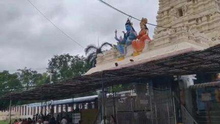 భారీ వర్షాల నేపథ్యంలో మహానంది క్షేత్రానికి తగిన భక్తుల రద్దీ