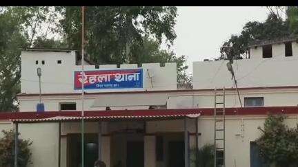 बिश्रामपुर: रेहला पुलिस ने घघुआ गांव से अवैध बालू लदा एक ट्रैक्टर किया ज़ब्त