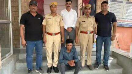 बाड़मेर: कोतवाली थाना पुलिस ने बस में सवार महिला के पर्स से सोने के आभूषण चुराने के मामले का किया खुलासा, 2 मुलजिम गिरफ्तार