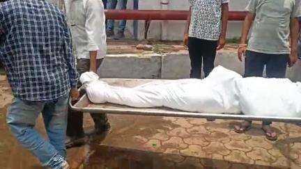 हरदा: अभिषेक ग्रीन कॉलोनी में अज्ञात कारणों से युवक ने फांसी लगाकर आत्महत्या की, शव का पोस्टमार्टम हुआ