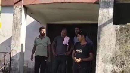 अररिया: कोसका पुर में पेड़ से लटका मिला युवक का शव, पोस्टमार्टम के लिए लाया गया सदर अस्पताल