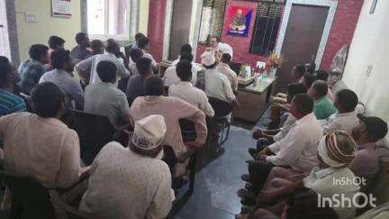 बरेली: बारादरी थाना प्रभारी धनंजय पांडे ने कबाड़े का व्यापार करने वाले व्यापारियों के साथ थाने में की गोष्टी