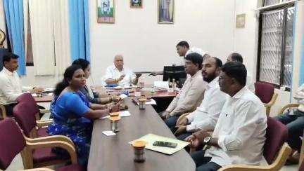 ದಾಂಡೇಲಿ: ನಗರ ಸಭೆಯಲ್ಲಿ ಶಾಸಕ ಆರ್.ವಿ.ದೇಶಪಾಂಡೆಯವರ ಅಧ್ಯಕ್ಷತೆಯಲ್ಲಿ ಆಶ್ರಯ ಸಮಿತಿ ಸಭೆ