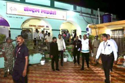 कांकेर: राज्यपाल ने पुराने कचहरी सेंट्रल लाइब्रेरी का किया निरीक्षण