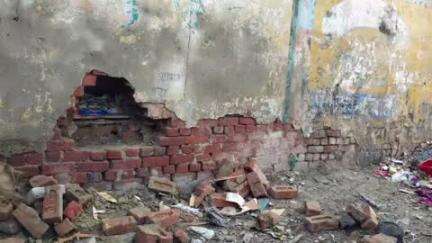 पटियाली: सिढ़पुरा कस्बे में दुकान में नकब लगाकर चोरी, नगदी और अन्य सामान चुराया गया