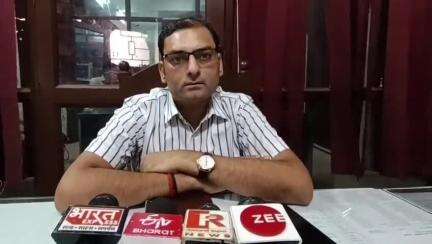 रायबरेली के डीपीआरओ ने स्वच्छ भारत मिशन 2 के तहत ग्राम सभाओं में स्वच्छता के साथ कमाई करने की दी जानकारी