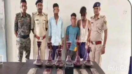 मुंगेर: वासुदेवपुर थाना पुलिस ने चोरी का खुलासा कर तीन चोरों को चोरी के सामान के साथ किया गिरफ्तार