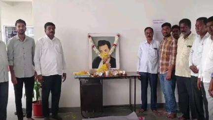 డోన్ ,బేతంచెర్ల మున్సిపల్ ఆఫీసులలో ఘనంగా ఎన్టీఆర్ 102 వ జయంతి వేడుకలు