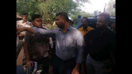 ডেবরা: ডেবরার একাধিক ফ্ল্যাড সেন্টার পরিদর্শন করলেন খড়্গপুরের মহকুমাশাসক পাতিল যোগেশ অশোক রাও
