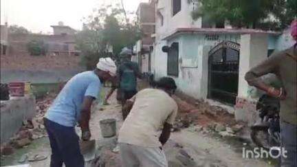 प्रतापगढ़: नगर पालिका की टीम ने अष्टभुजा नगर में अवैध निर्माण पर चलाया बुलडोजर, दरोगा से हुआ विवाद