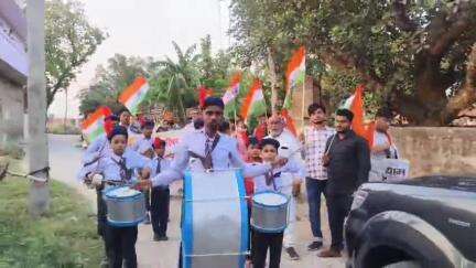 चुनार: नारायणपुर क्षेत्र में निकाली गई तिरंगा यात्रा, लोगों ने बढ़-चढ़कर लिया हिस्सा