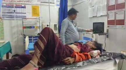 चकिया: गाँधी नगर के पास ऑटो पलटने से महिला और 1 बालक घायल, महिला को ट्रामा सेंटर किया गया रेफर