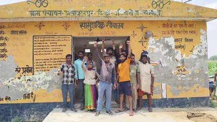 चंदौसी: अलावलपुर में सामुदायिक शौचालय पर दूसरी बार ग्रामीणों ने जताई नाराजगी, जल्द होगी जांच, डीपीआरओ#janasmsya