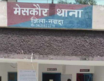 मेसकौर: 150 लीटर देसी महुआ शराब के साथ कारोबारी को किया गिरफ्तार, एक बाइक भी जब्त