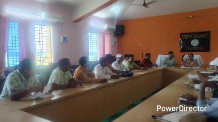 सोनारायठाढ़ी: सोनारायठाड़ी प्रखंड सभागार में बीडीओ की अध्यक्षता में हुई समीक्षा बैठक, पंचायतवार कार्यों की समीक्षा की गई