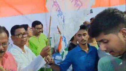 ময়নাগুড়ি: বিজেপিতে ভাঙ্গন ময়নাগুড়িতে, বিজেপি ও দুটি ছাত্র সংগঠনের প্রায় শতাধিক কর্মী সমর্থক যোগদান করলেন তৃণমূল কংগ্রেসে
