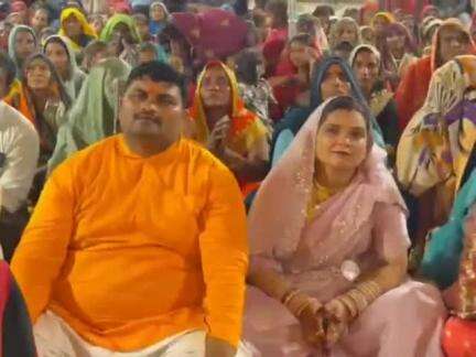 हसनपुर: हसनपुर के गांव अगरौला कला में श्रीमद् भागवत कथा का आयोजन हुआ, उमड़ी भक्तों की भीड़