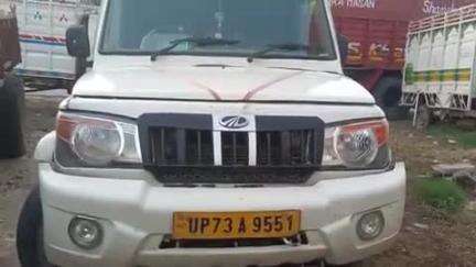 महाराजगंज: बछरावां चौराहे पर रोड पर खड़े युवक को अनियंत्रित पिकअप ने मारी टक्कर, गंभीर हालत में जिला अस्पताल रेफर