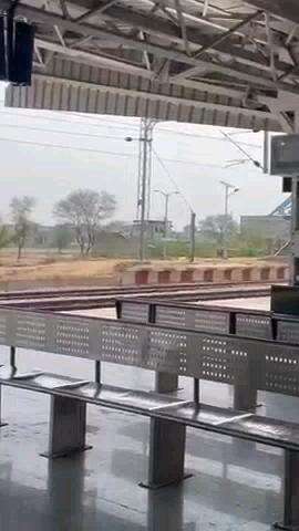गोविंदगढ़: गोविंदगढ़ रेलवे स्टेशन का विधायक ने किया औचक निरीक्षण, वाटर कूलर बंद मिलने पर संबंधित अधिकारियों को लगाई फटकार