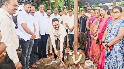 ಹುಕ್ಕೇರಿ: ರಸ್ತೆ ಬದಿ ತರಕಾರಿ ವ್ಯಾಪಾರಸ್ಥರಿಗೆ ನೂತನ ವ್ಯಾಪಾರ ಅಂಗಡಿಗಳನ್ನು  ಸ್ಥಾಪನೆ ಮಾಡಲಾಗುವುದು: ಪಟ್ಟಣದಲ್ಲಿ ಶಾಸಕ ನಿಖಿಲ್ ಕತ್ತಿ