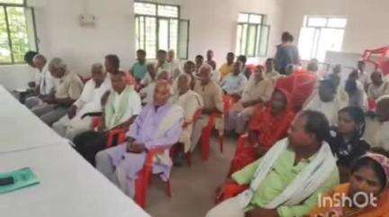 पटोरी: पटोरी प्रखंड के ई किसान भवन परिसर में खरीफ प्रशिक्षण-सह-उपादान वितरण कार्यक्रम आयोजित