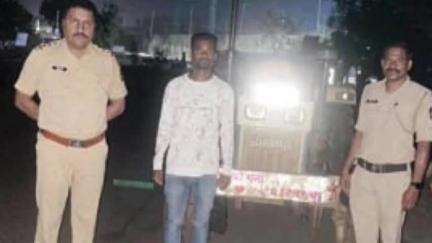 भंडारा: सुरेवाडा पुलाजवळ रेतीची चोरटी वाहतूक करणारा ट्रॅक्टर पोलिसांच्या ताब्यात, ५ लाख ६ हजारांचा मुद्देमाल जप्त