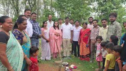 बसना: नगर पंचायत बसना के वार्ड क्रमांक 1 में मिनी गार्डन निर्माण के लिए भूमि पूजन संपन्न हुआ
