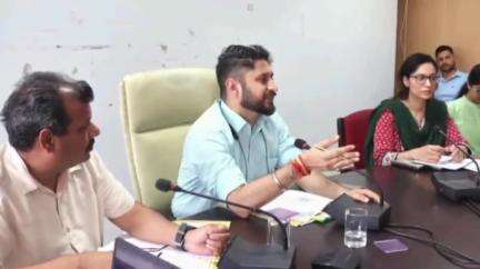 मंडी: मानसून पूर्व तैयारी: मंडी में आपदा प्रबंधन बैठक, विभिन्न विभागों को दिए गए निर्देश, अर्ली वार्निंग सिस्टम होगा मजबूत