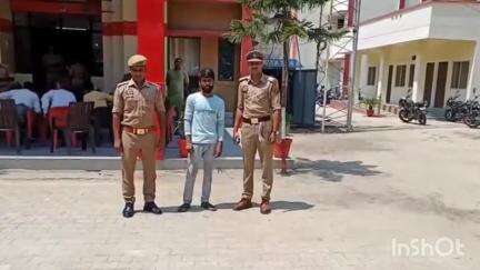 महाराजगंज: कटैया चौराहे से पुलिस ने नाबालिग से दुष्कर्म के आरोपी को किया गिरफ्तार