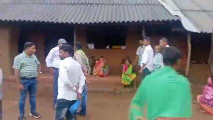 ବୌଦ୍ଧ ସଦର: ଚରିଆପାଲି ଗ୍ରାମର ବାପ ଓ ଝିଅଙ୍କ ଦୁର୍ଘଟଣାରେ ମୃତ୍ୟୁ ଘଟଣା, ମୃତଦେହକୁ ଗାଁରେ ସତ୍କାର କରାଇଲା ପ୍ରଶାସନ