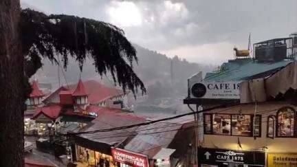 शिमला शहरी: राजधानी शिमला में जमकर बरसे बादल, तेज हवाओं के साथ हुई बारिश और ओलावृष्टि; 3 जून तक येलो अलर्ट जारी