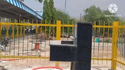 पथरिया: रेलवे स्टेशन पर पानी के लिए तरस रहे यात्री