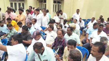 ಚನ್ನಪಟ್ಟಣ: ತಾಲ್ಲೂಕಿನ 17 ಹಾಲಿನ ಡೇರಿ ಸೂಪರ್ ಸೀಡ್ ಮಾಡಿಸಿ ಅಧ್ಯಕ್ಷರ ಮತದಾನದ ಹಕ್ಕು ಕಸಿದುಕೊಂಡಿದ್ದಾರೆ: ಪಟ್ಟಣದಲ್ಲಿ ಬಮೂಲ್ ಮಾಜಿ‌ ಸದಸ್ಯರ ಆರೋಪ