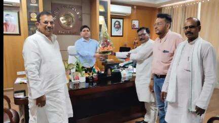 हज़ारीबाग: जनता दल यूनाइटेड हजारीबाग के प्रतिनिधिमंडल ने नवपदस्थापित उपायुक्त से मिलकर दी बधाई