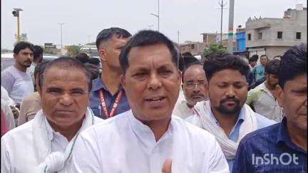 धार: धुलेट सड़क हादसे पर फूटा गुस्सा, चक्का जाम के बीच विधायक प्रताप ग्रेवाल ने दी तीखी प्रतिक्रिया