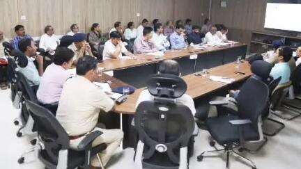 सागर नगर: वीडियो कॉन्फ्रेंसिंग से मुख्य सचिव अनुराग जैन ने कलेक्टर कार्यालय में अधिकारियों को दिए निर्देश