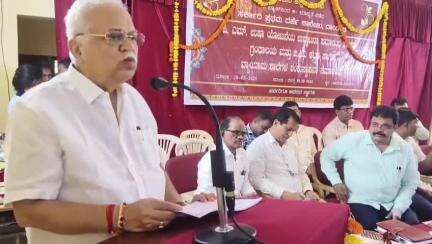 ದಾಂಡೇಲಿ: ಶಿಕ್ಷಣ, ಆರೋಗ್ಯ ಮಾನವ ಬದುಕಿನ ಎರಡು ಕಣ್ಣುಗಳು: ಅಂಬೇವಾಡಿಯ ಕಾಲೇಜಿನಲ್ಲಿ ಶಾಸಕ ದೇಶಪಾಂಡೆ